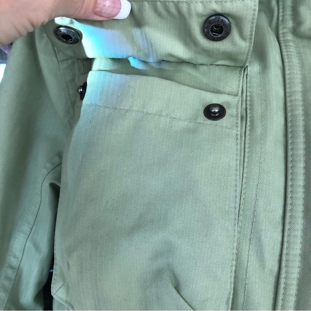 Powder Room Ski Jacket - Picture 9 of 10